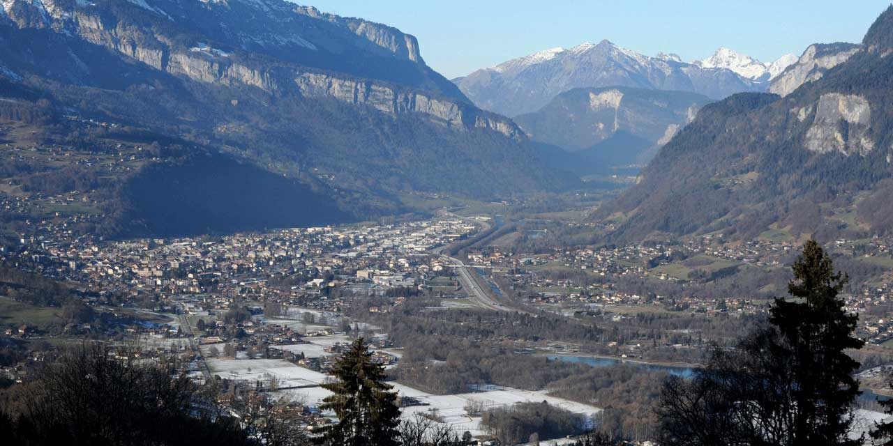 Haute Savoie La Vallee De L Arve En Proie A Un Episode De