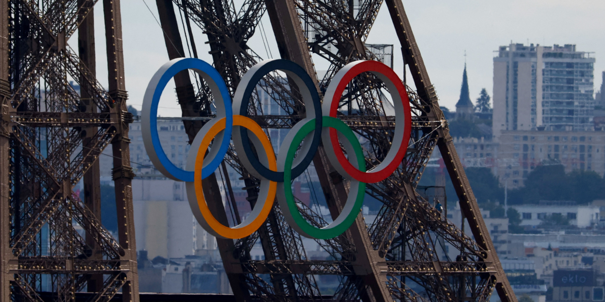 pourquoi des anneaux olympiques font leur apparition sur le pont d&rsquo;Iéna