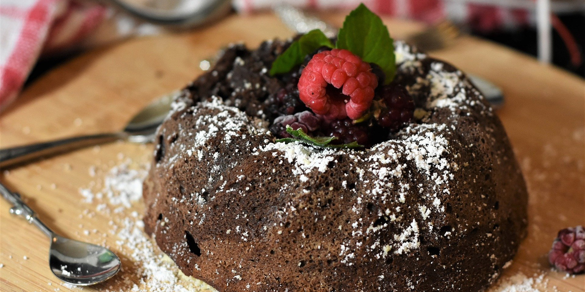 La Recette D Un Savoureux Gateau Au Chocolat Au Cœur Coulant Et Ganache Framboise La Recette D Un Savoureux Gateau Au Chocolat Au Cœur Coulant Et Ganache Framboise
