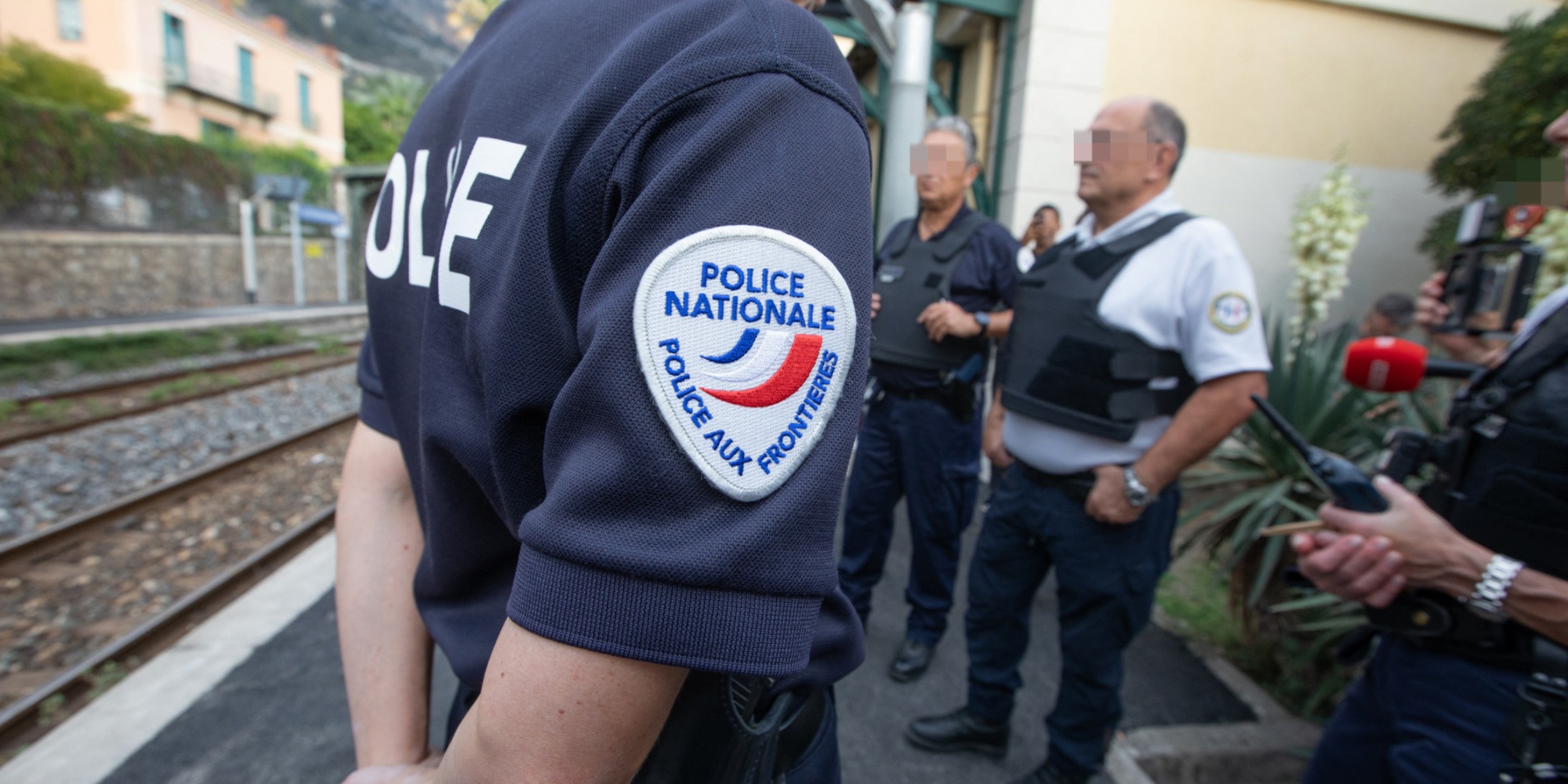 The city of SaintDenis extends the order against gatherings after the