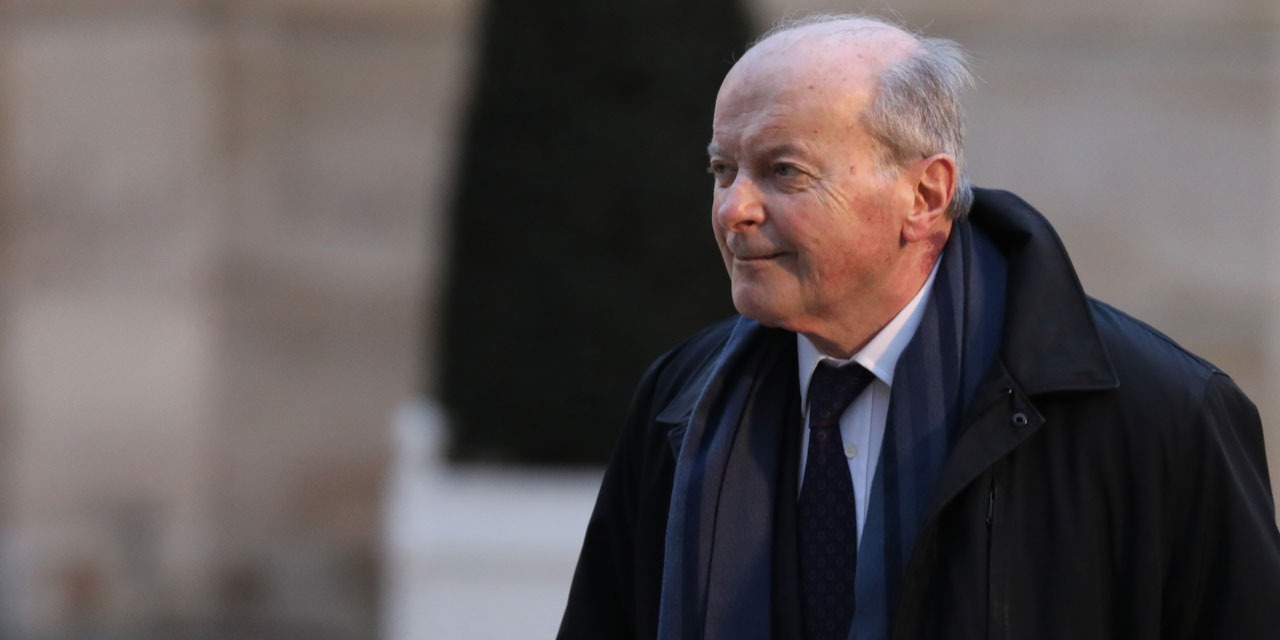 Le DÃ©fenseur des droits demande la "suspension" de l'usage des lanceurs de balle de dÃ©fense 