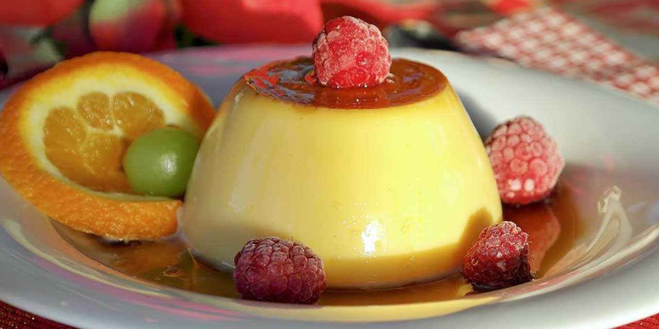 Le plat du jour la crème brûlée au thym, et son écrasé de framboises