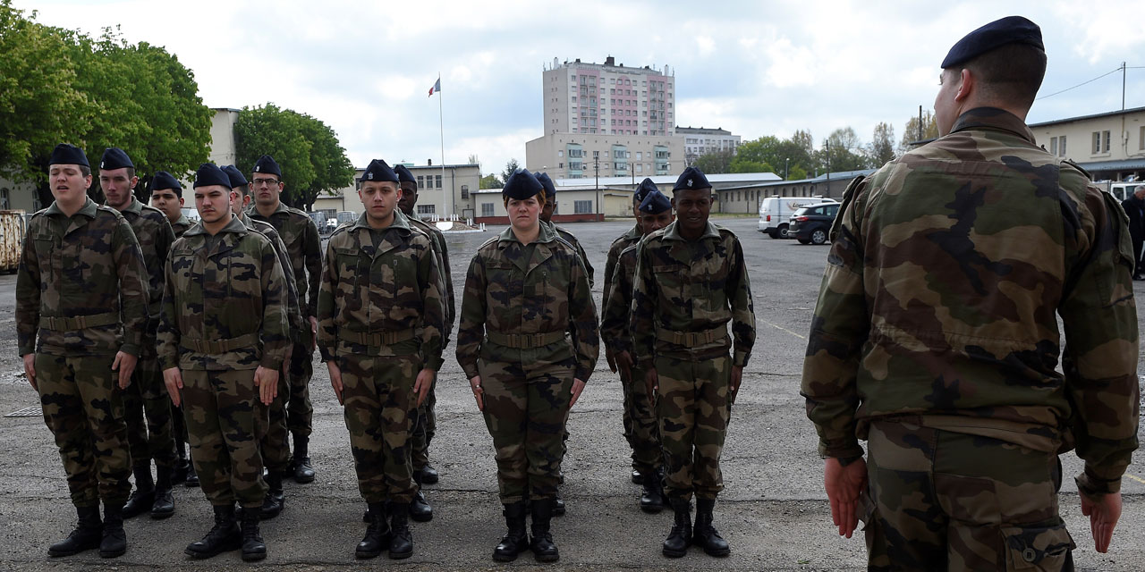 Le retour du service militaire, une bonne idée Le retour du service militaire, une bonne idée