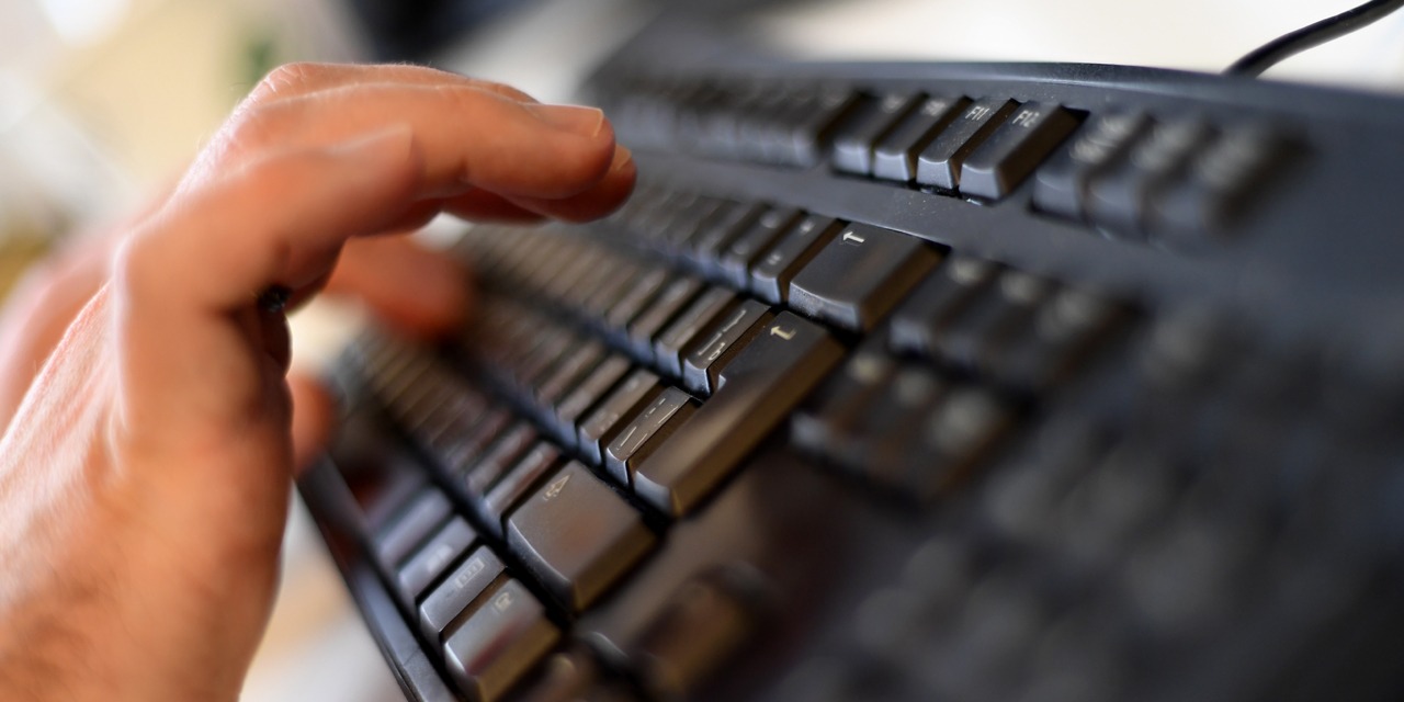 Le Site De Traduction Reverso Mis En Cause Pour Des Phrases