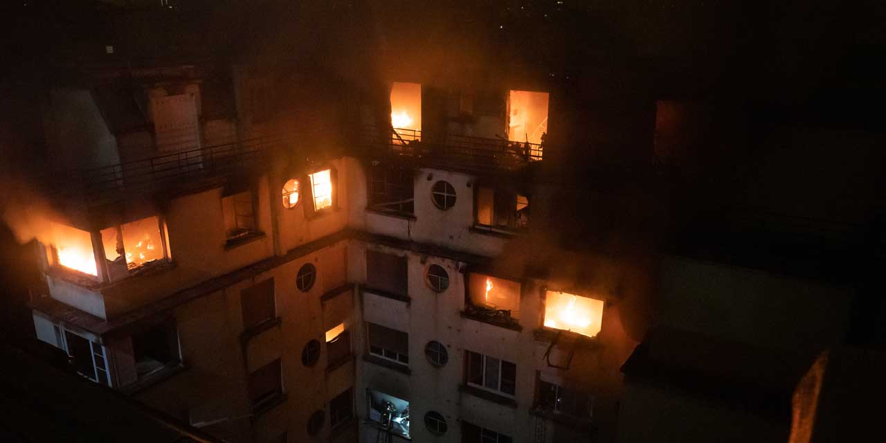 Les Images De L Incendie Meurtrier Qui A Ravage Un Immeuble Du 16eme Arrondissement De Paris