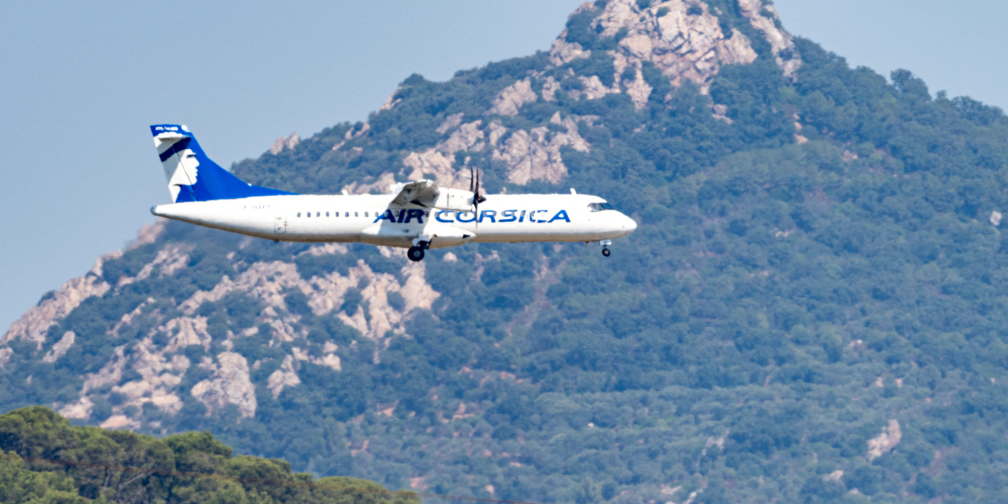 Les ports et aéroports de Corse bloqués par un mouvement social spontané