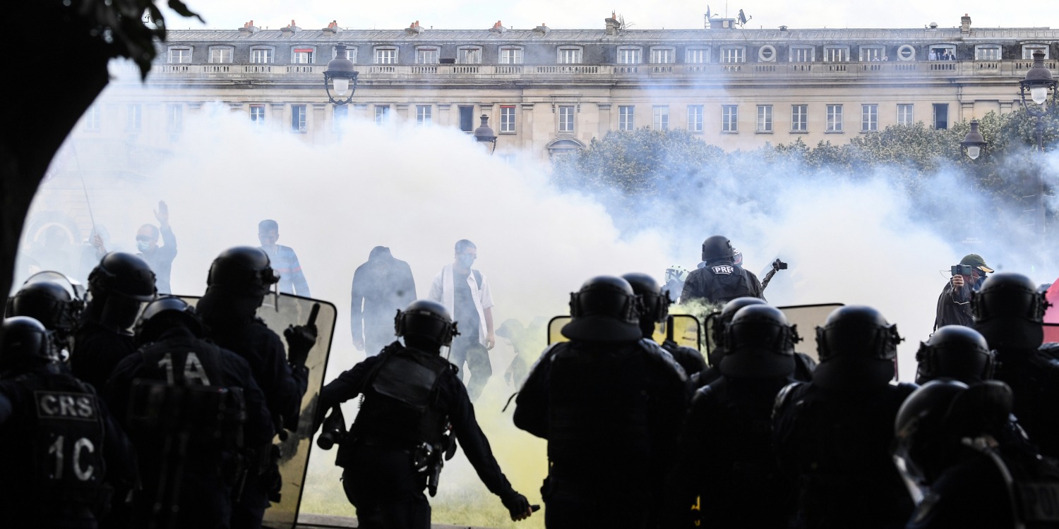 L Infirmiere Interpellee Pendant La Manifestation Des Soignants Convoquee Au Tribunal