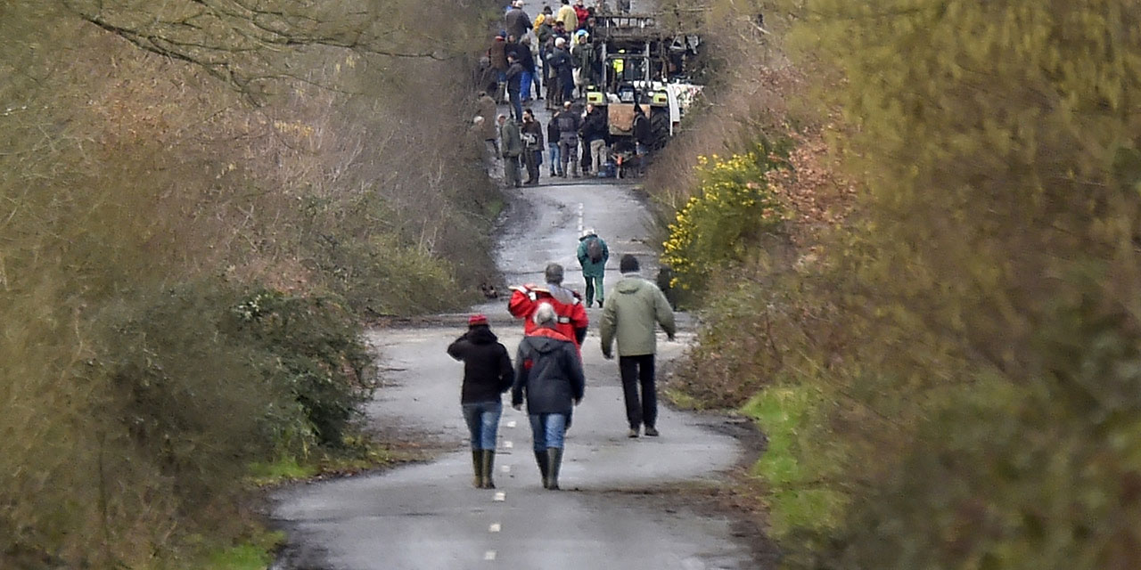 NotreDamedesLandes des milliers d'opposants fêtent sur la ZAD l