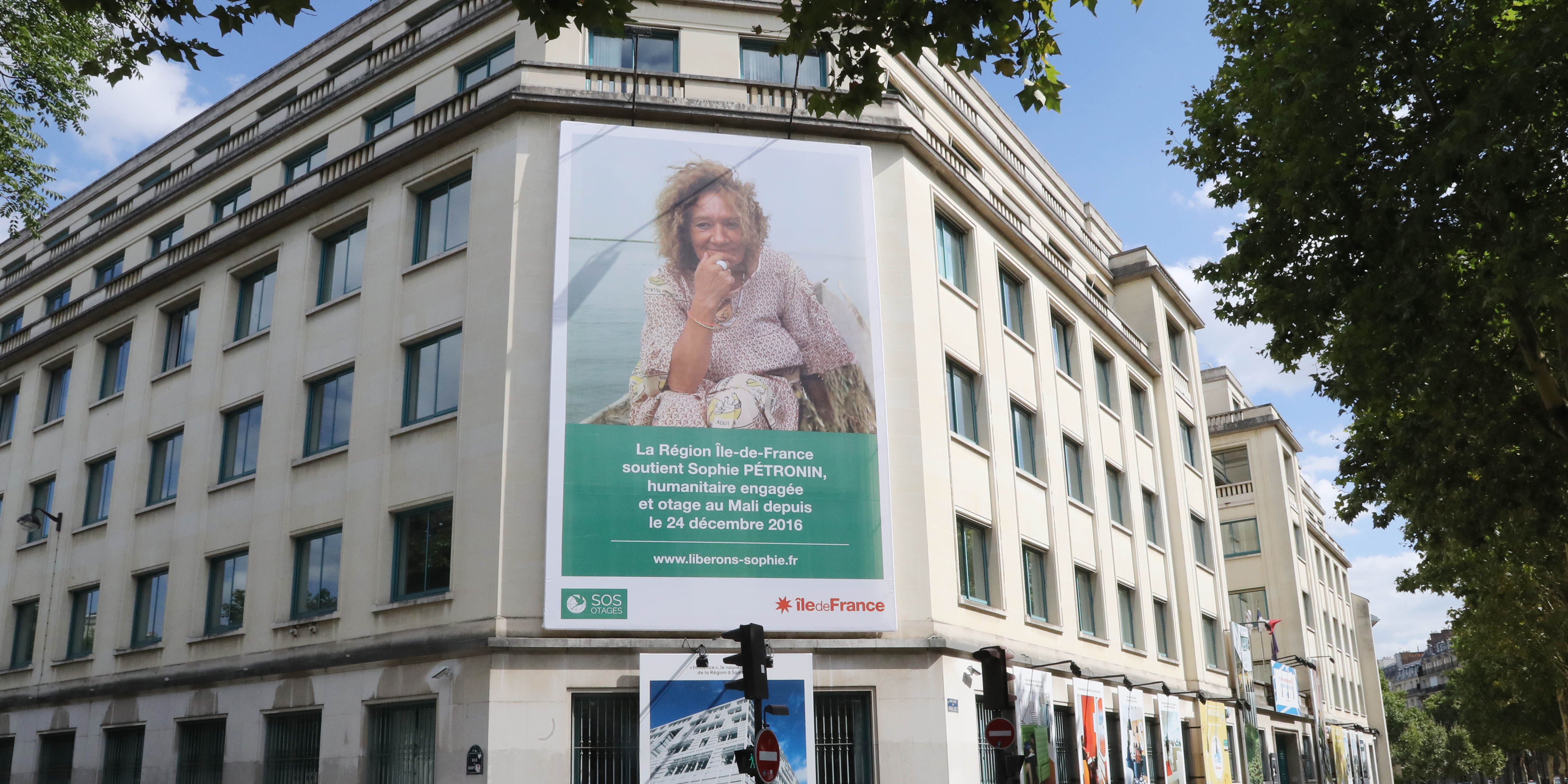 On A L Impression Qu Elle Est Oubliee Le Mari De Sophie Petronin En Appelle Au Gouvernement