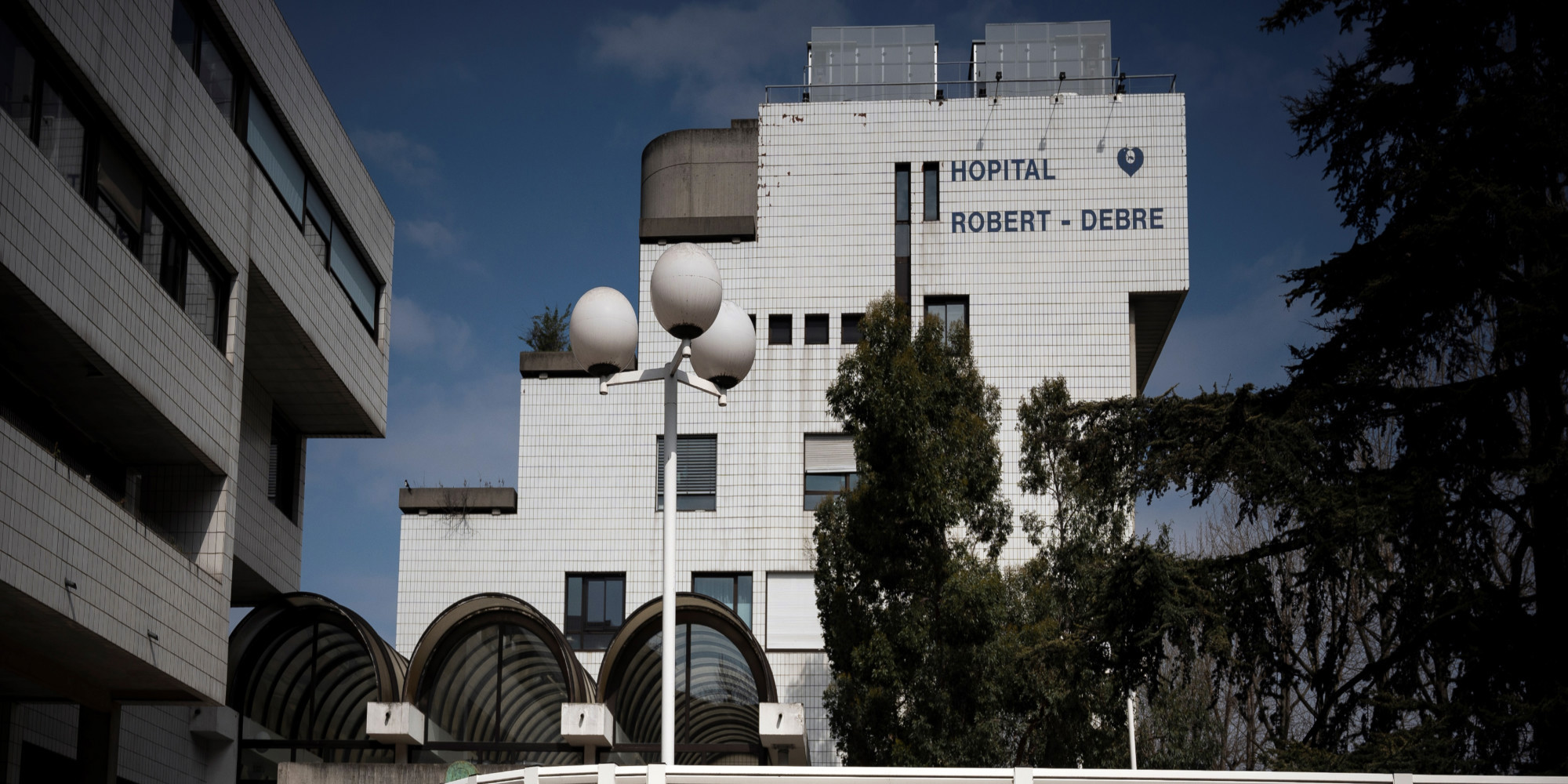 Paris assault and right of withdrawal in the pediatric emergency room