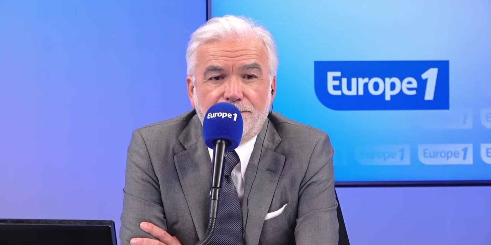 Pascal Praud et vous – Dîner d’État d’Emmanuel Macron avec le couple royal belge à l’Élysée : deux auditeurs s’indignent Pascal Praud et vous – Dîner d’État d’Emmanuel Macron avec le couple royal belge à l’Élysée : deux auditeurs s’indignent