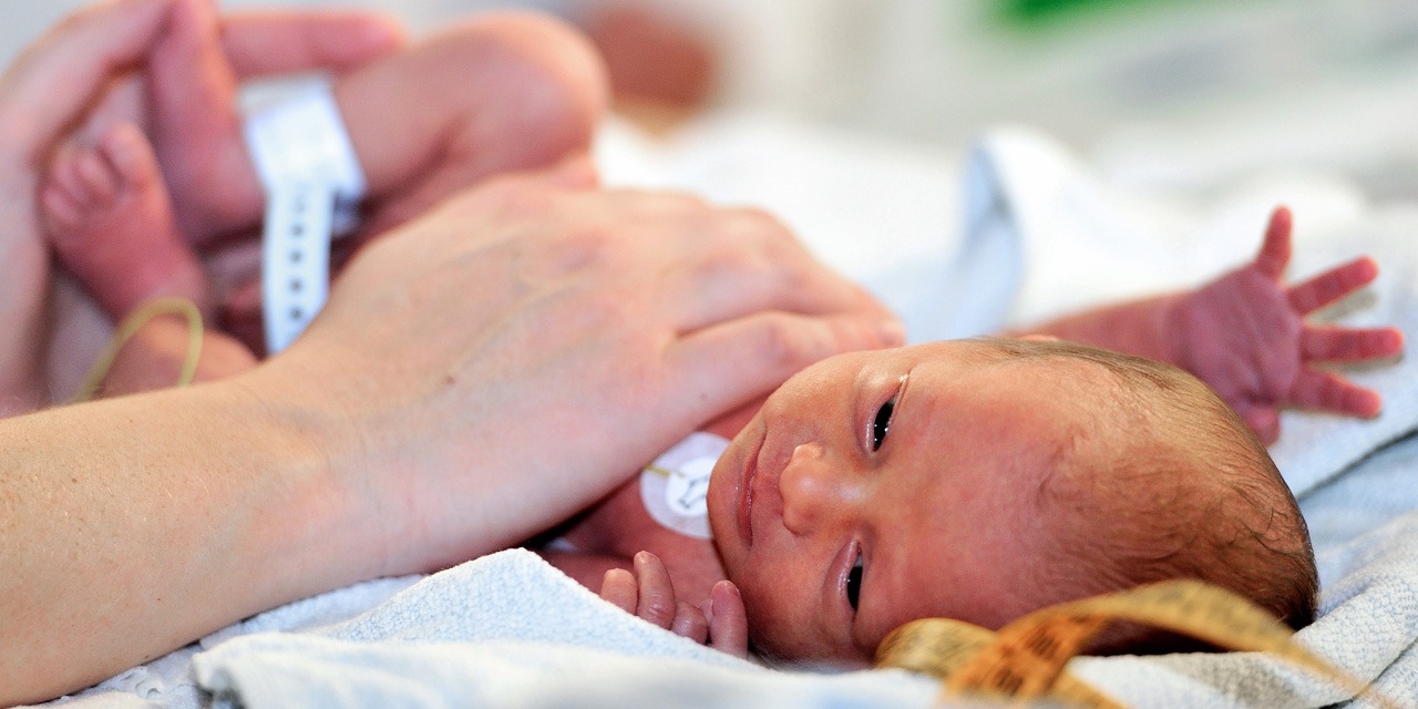 Pourquoi De Plus En Plus De Femmes Ont Des Bebes Apres 40 Ans