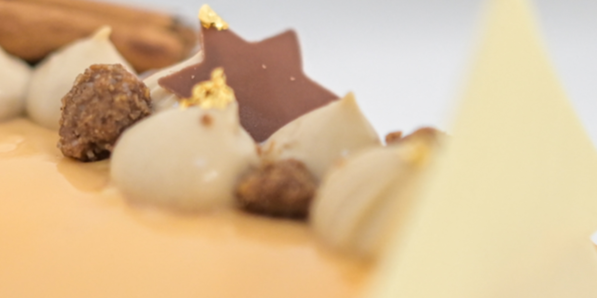 Réveillon de Noël : découvrez la bûche de Nicolas Guercio, chef pâtissier du Lutetia à Paris