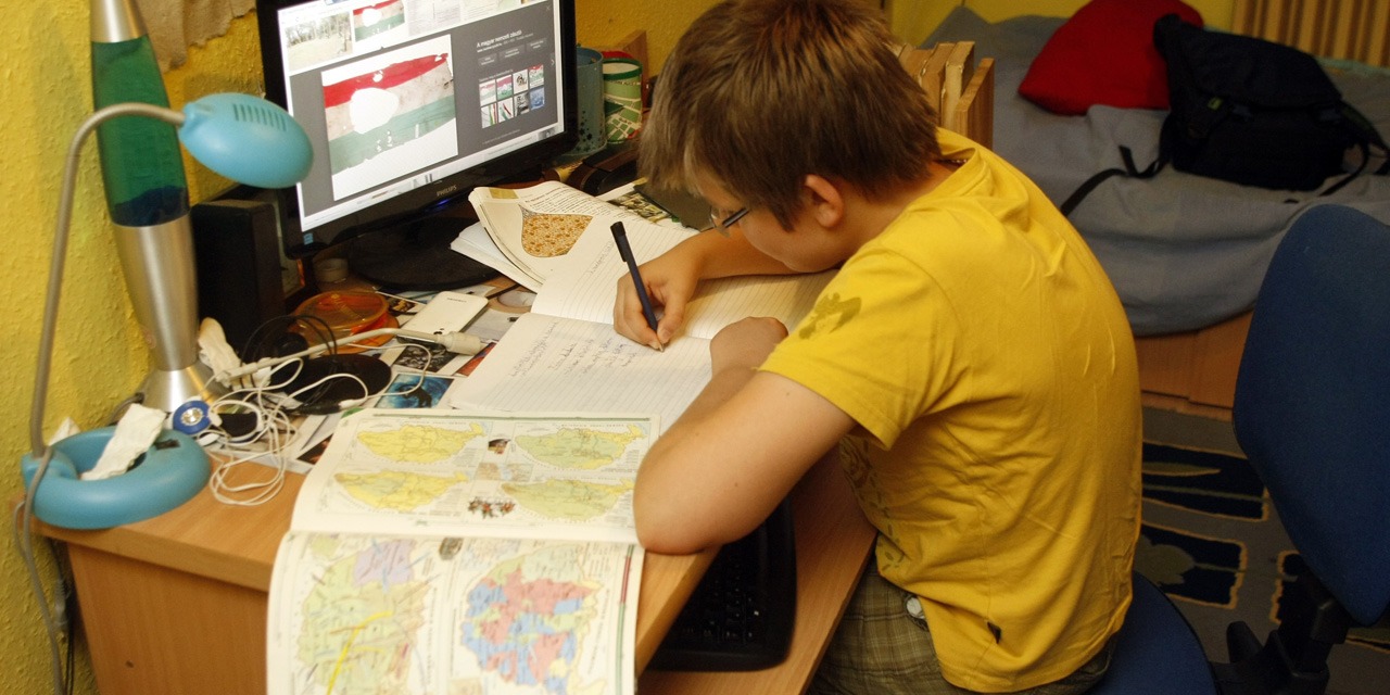One In Ten French Youths Are Reading Poor Study Finds Teller Report One In Ten French Youths Are Reading Poor Study Finds Teller Report