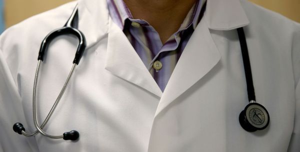 Un Medecin Juge Pour Non Assistance A Personne En Peril Apres La Mort D Un Bebe