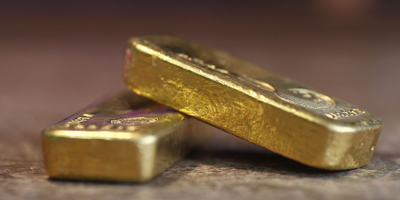 un ouvrier trouve des lingots d or et touche un demi million d euros un sacre coup de chance