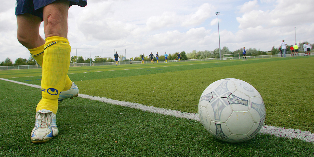 Un Petit Village Monte Une Equipe De Football Grace A Des Refugies Pirmieji trys panašūs monteuneequipe yra monteuneequipe,. https www europe1 fr societe un petit village monte une equipe de football grace a des refugies 2855983