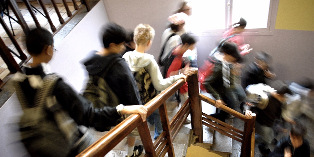 Vincennes Demenagement Express D Un College Pollue Par Des Produits Toxiques