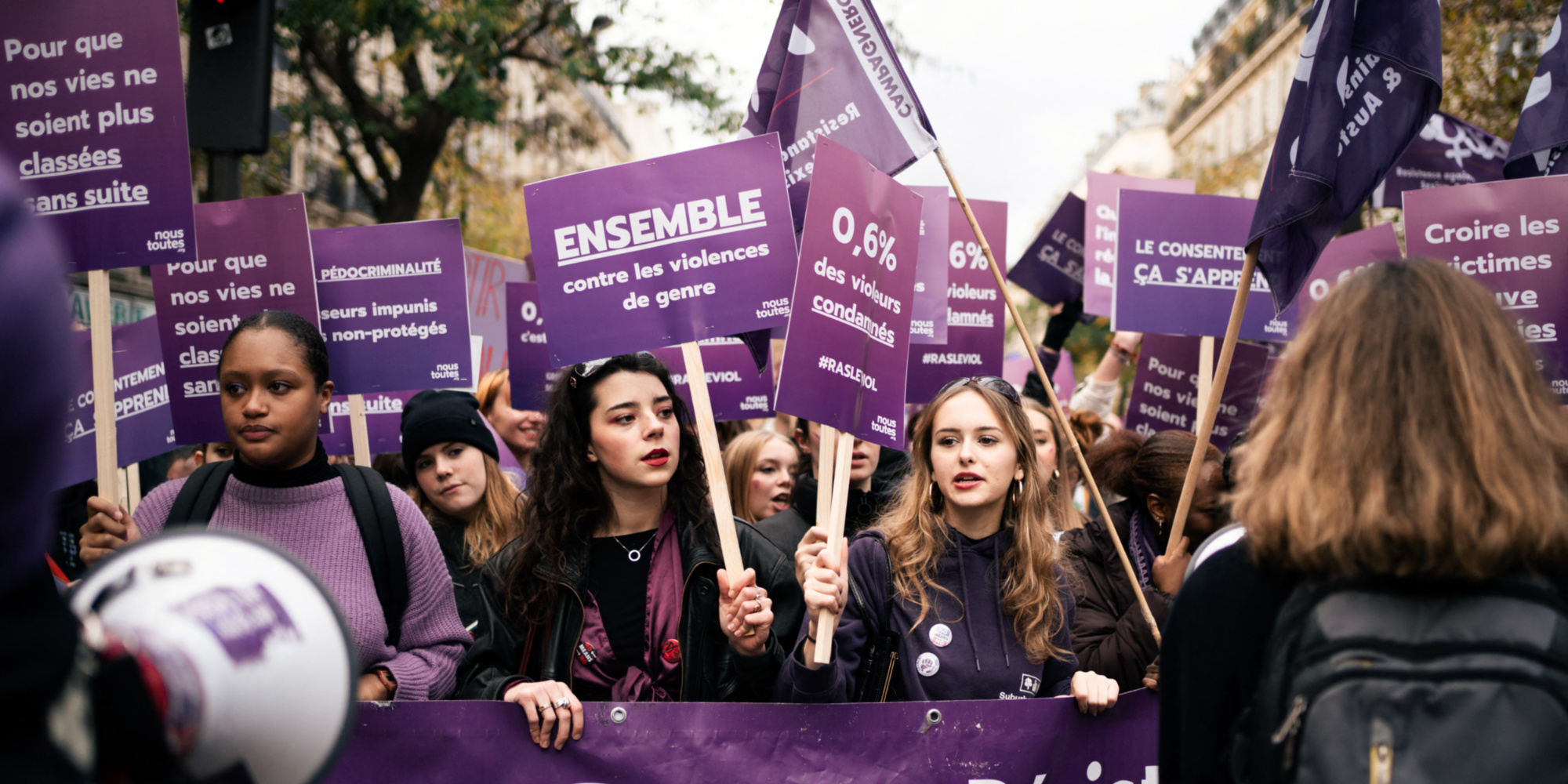 Violences sexistes : des manifestants par dizaines de milliers contre l ...