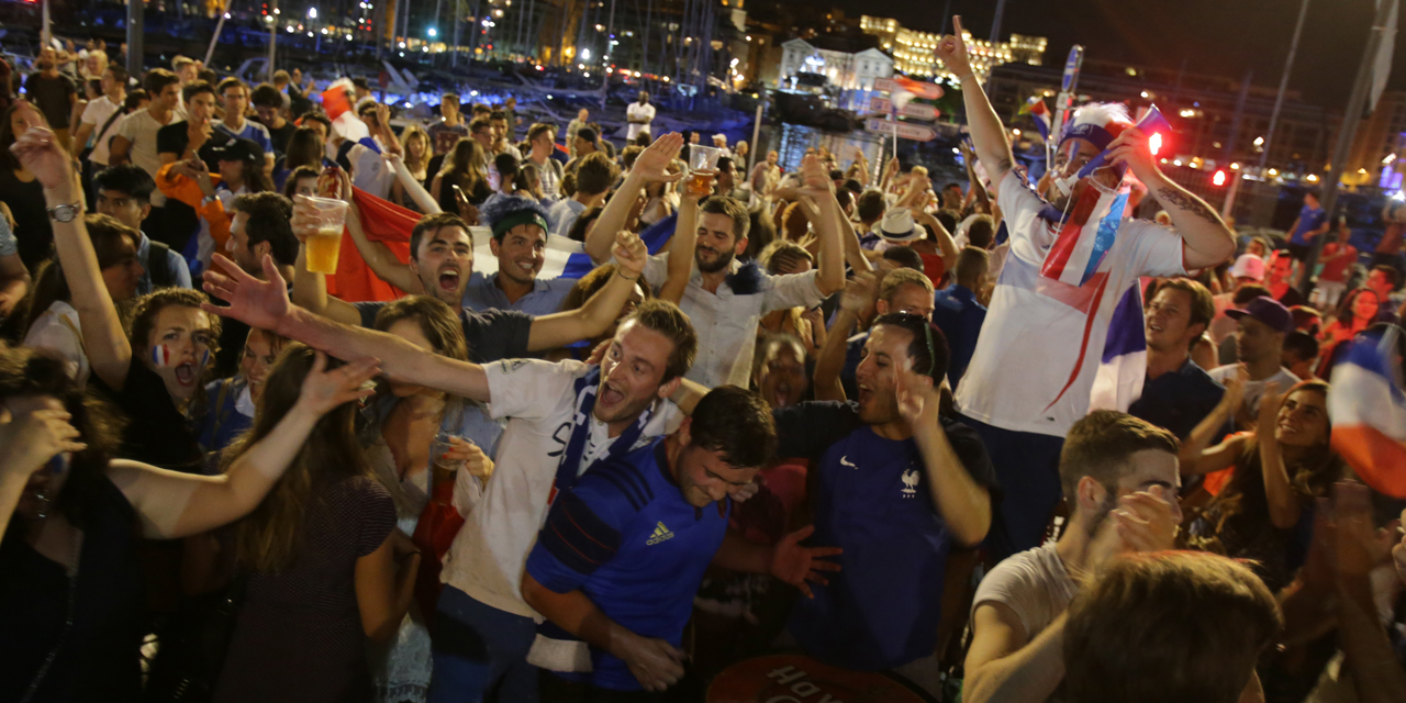 À Marseille, les supporters partagés entre la France et le Portugal
