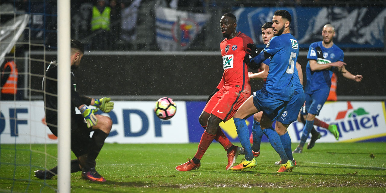 Coupe De France Paris S Impose Face A Niort Et File En Quarts De Finale