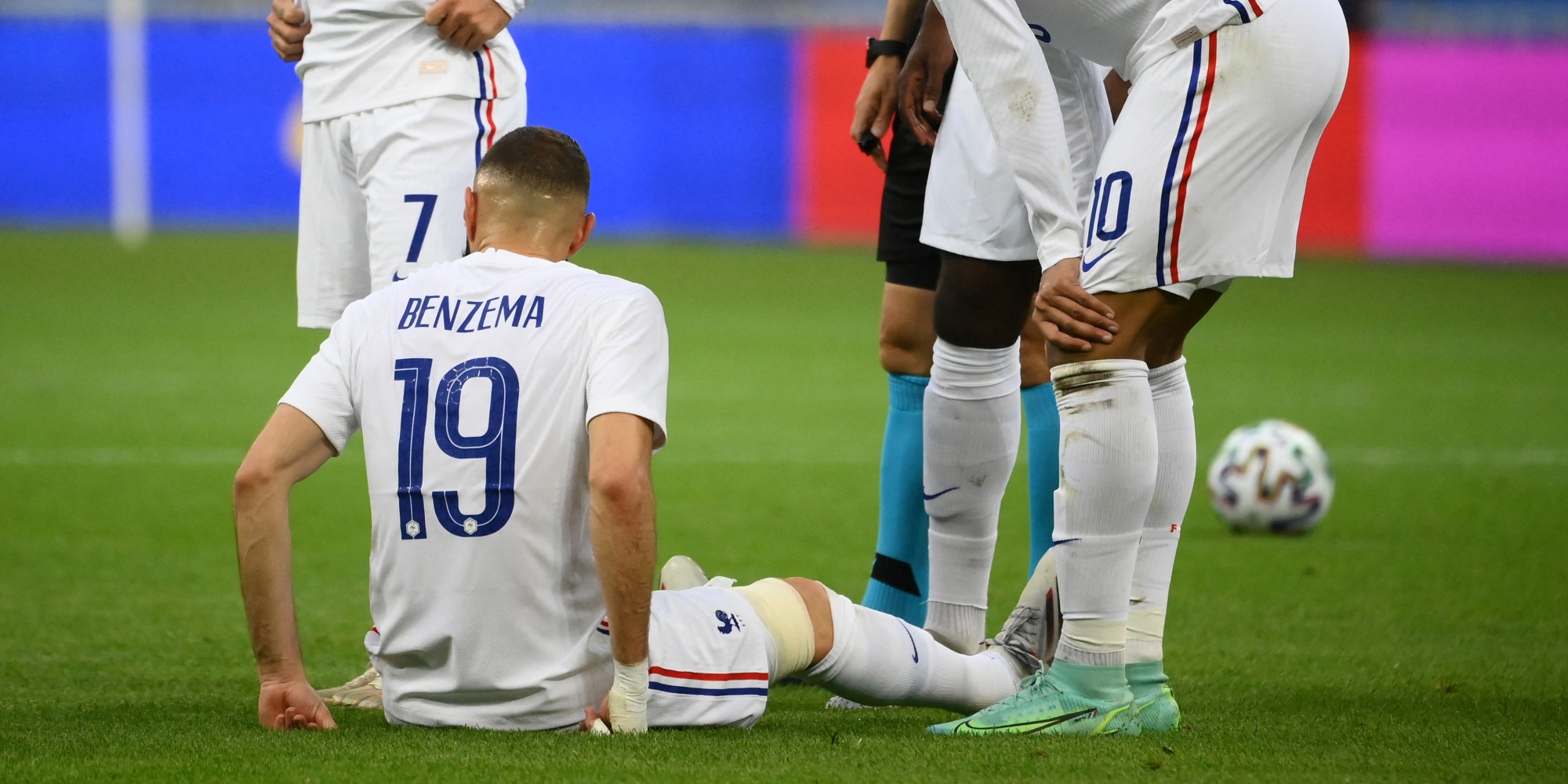Euro: the knee of Benzema, Macron in Clairefontaine, the ...