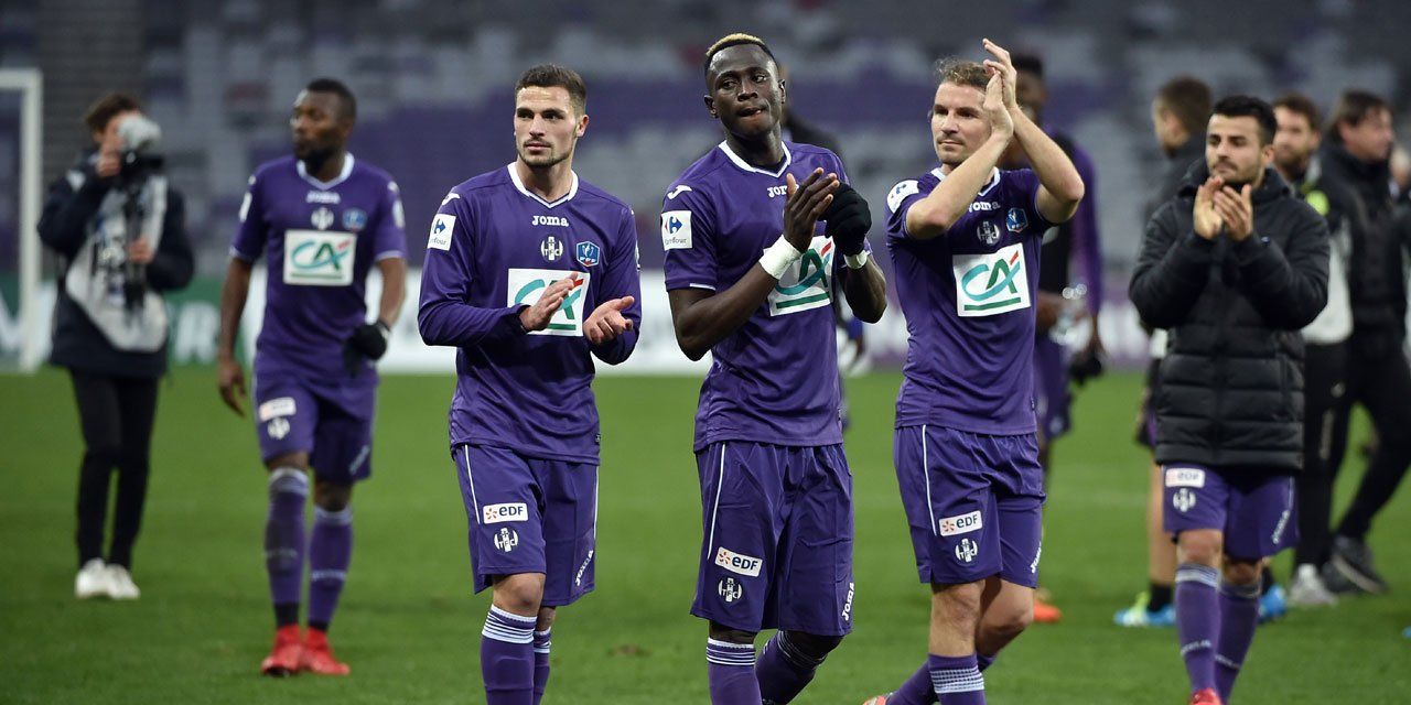Foot Coupe De France Toulouse Sort Nice Lille Domine Le Mans