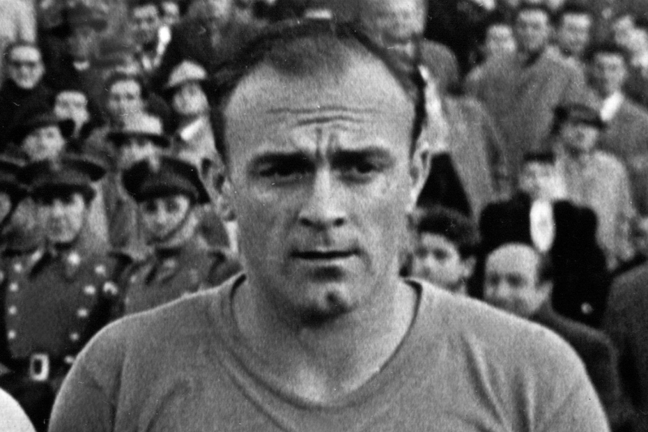 Foot Di Stefano dans un état grave