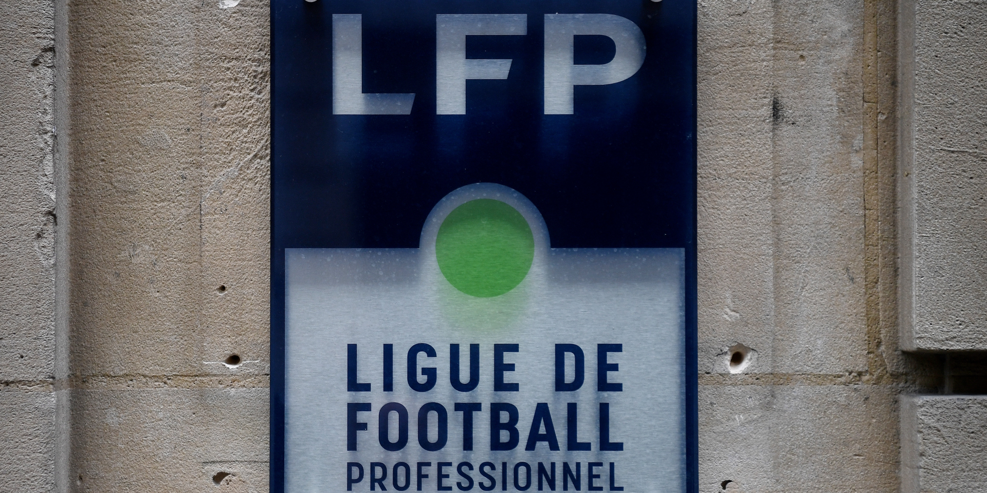 Ligue 1 Les Joueurs Baisseront Ils Leurs Salaires Pour Sauver Le Football Francais