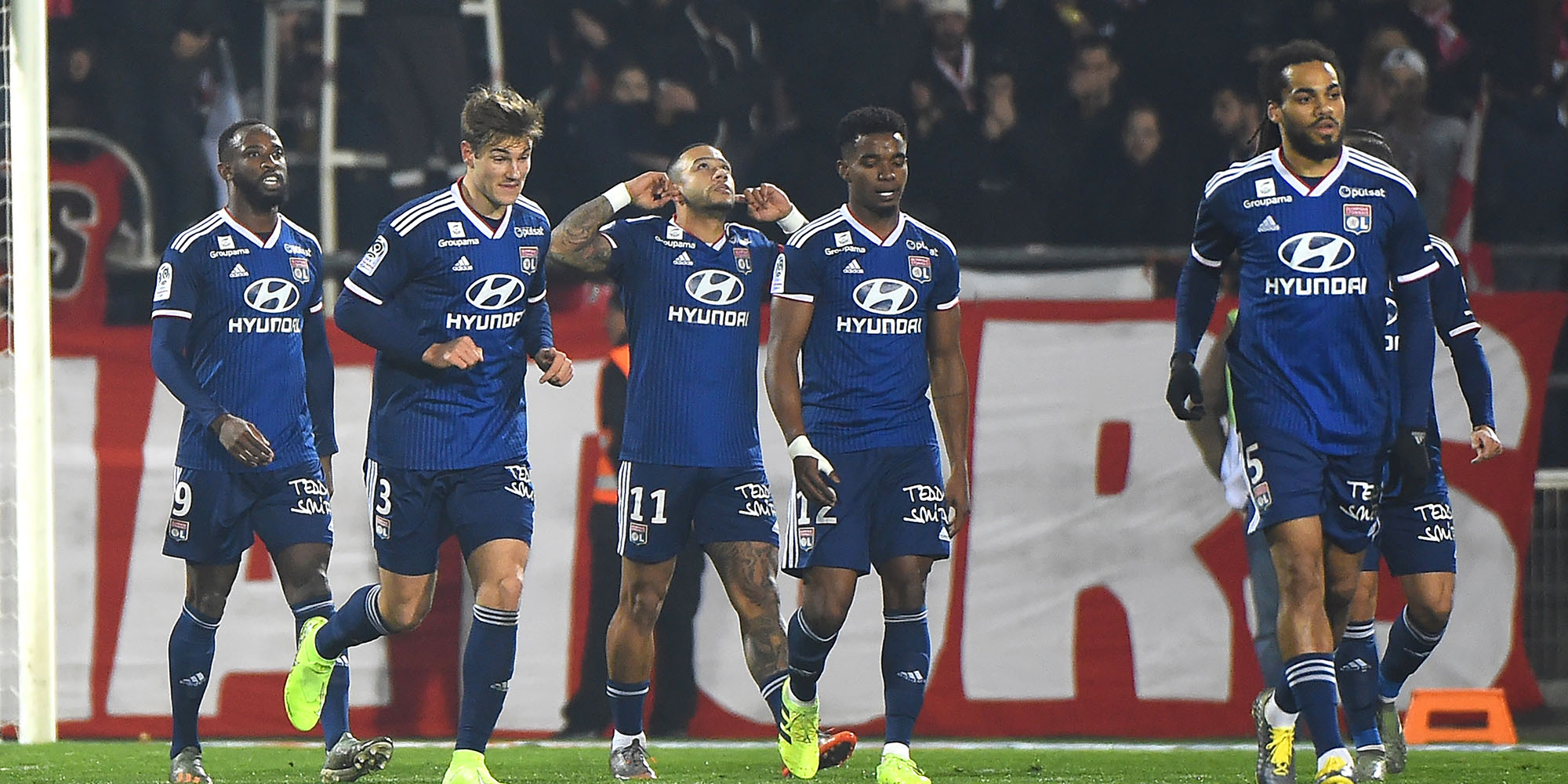 Ligue 1 Lyon Ecrase Nimes Lille Enchaine Contre Brest