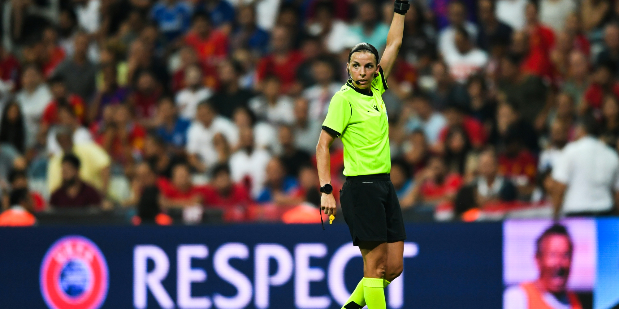 Ligue Des Champions L Arbitre Stephanie Frappart Pionniere Sans Pression
