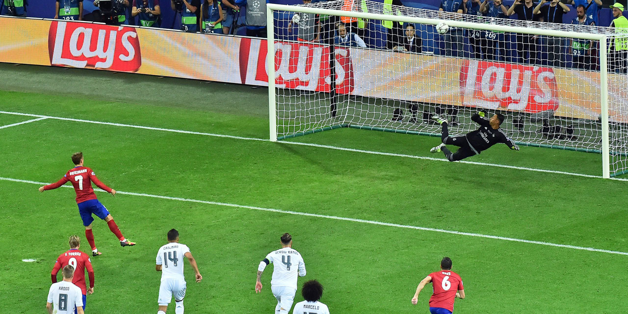 VIDEO - Ligue des champions : le penalty raté de Griezmann