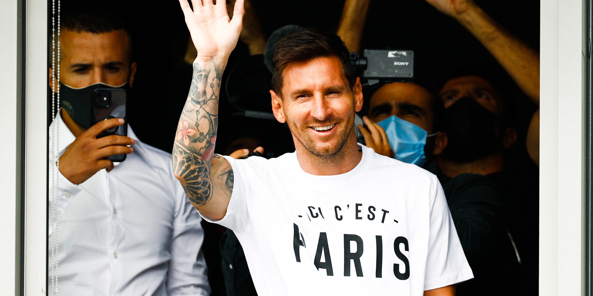 Lionel Messi est arrivÃ© Ã  Paris, le PSG cÃ©lÃ¨bre son arrivÃ©e