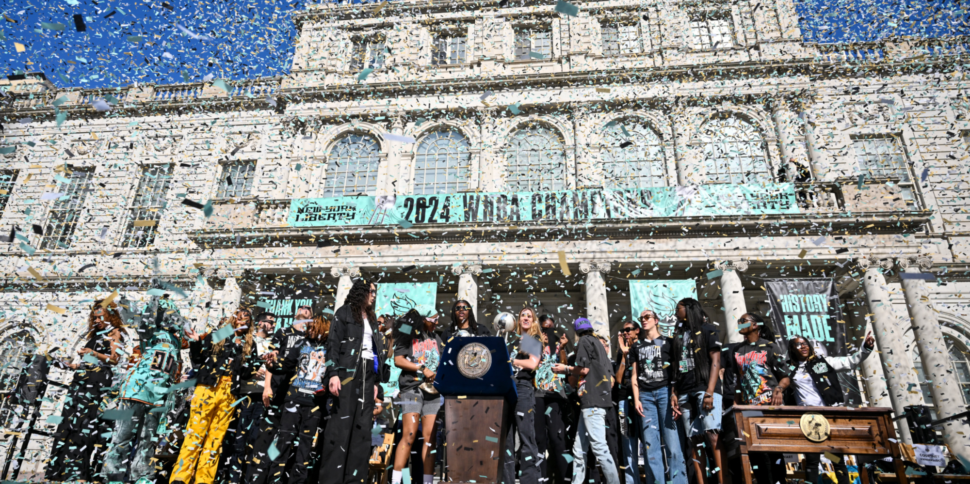 Parade et confettis pour célébrer le premier titre de New York en basket féminin