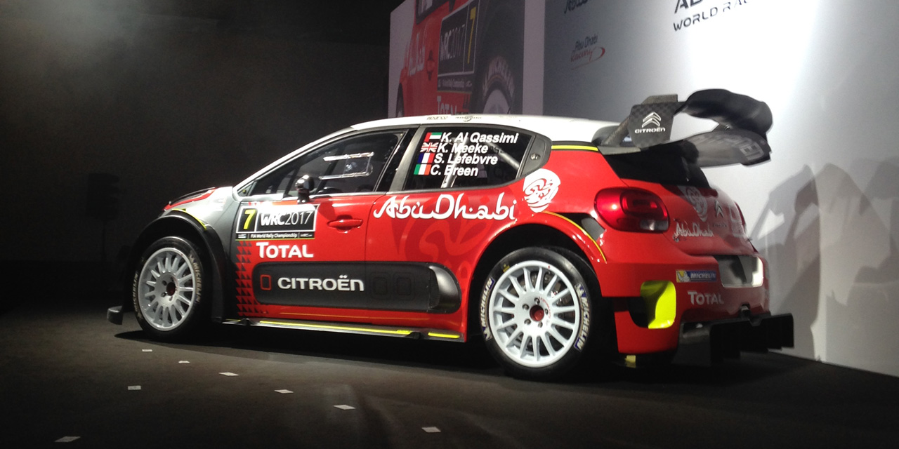 La voiture de rallye contrôlée clearance