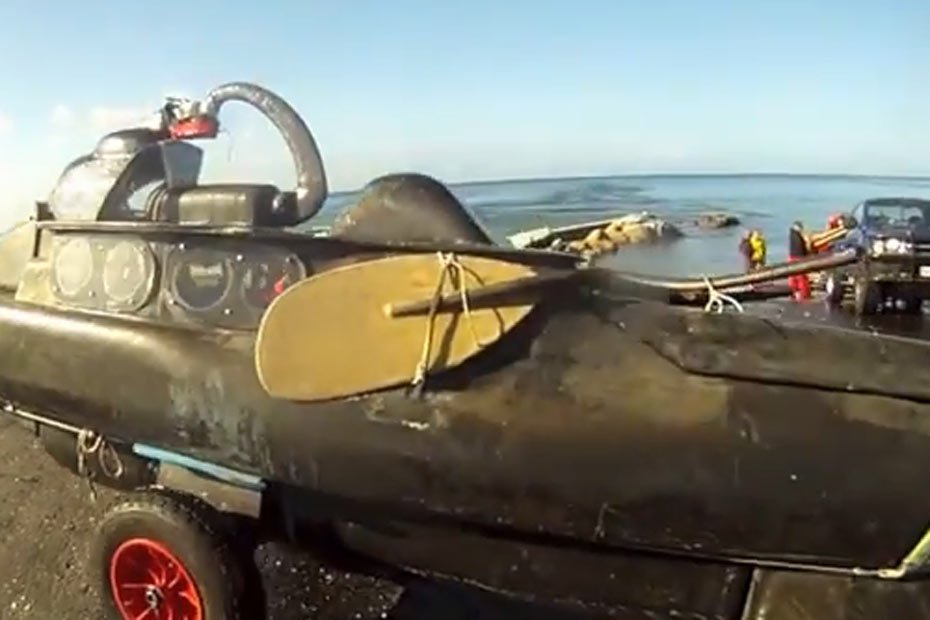 VIDÉO Il invente un kayak sousmarin VIDÉO Il invente un kayak sousmarin