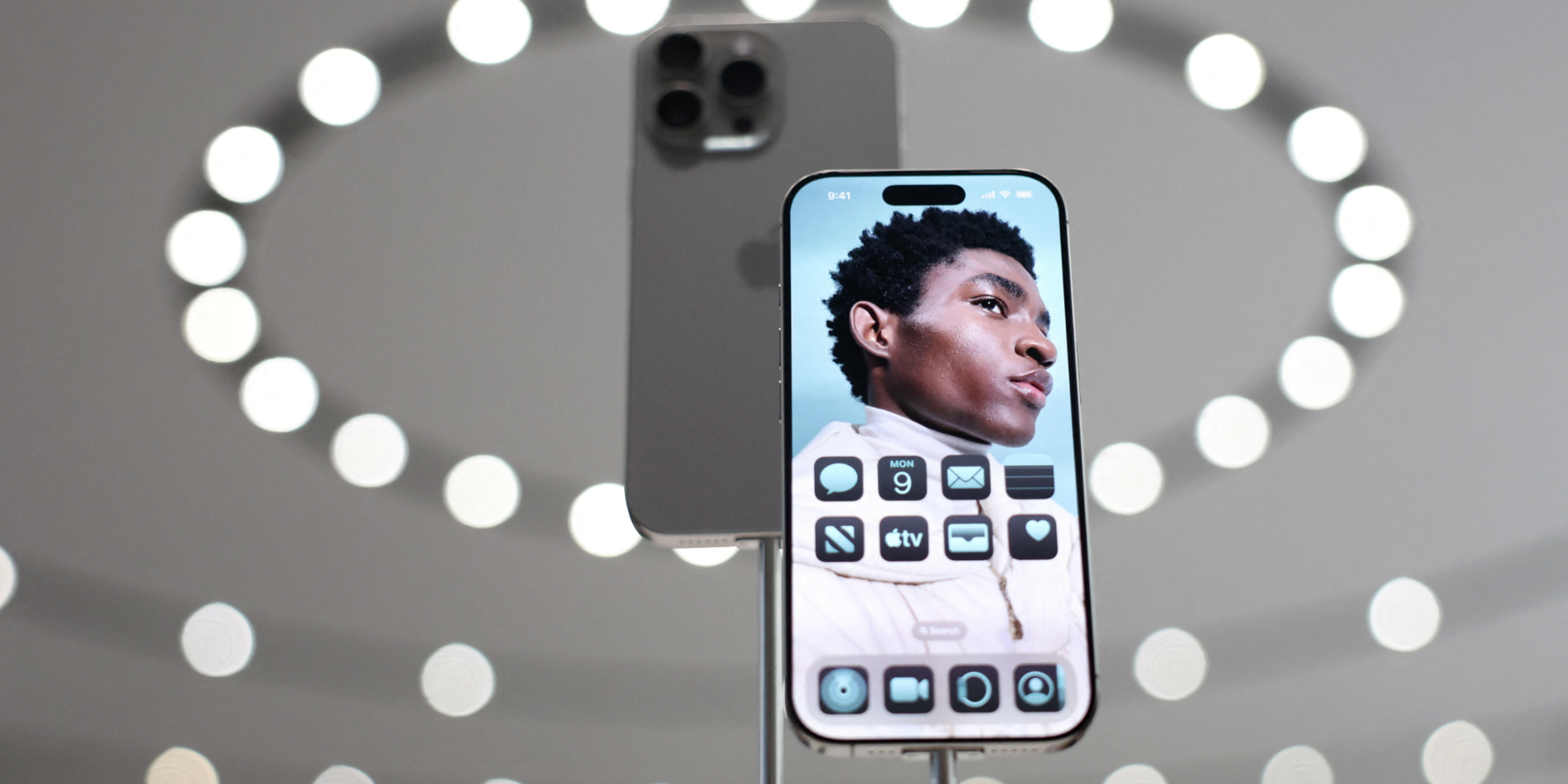 Aux États-Unis, Apple présente ses premiers iPhone dotés de son IA générative